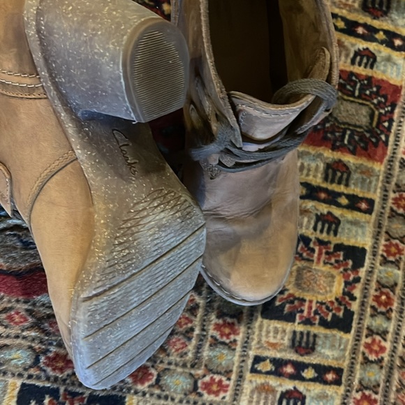 CLARKS | unstructured Brown leather, Lace-up Chukka boots with Heel - Picture 2 of 4